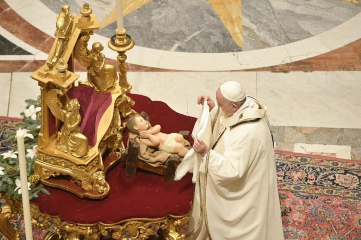 El Papa Francisco en la Misa de Nochebuena 2021. Foto: Vatican Media.
