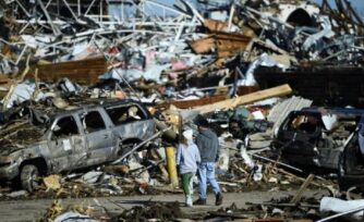 Tornados en EU: el Papa Francisco pide por los fallecidos y sus familias