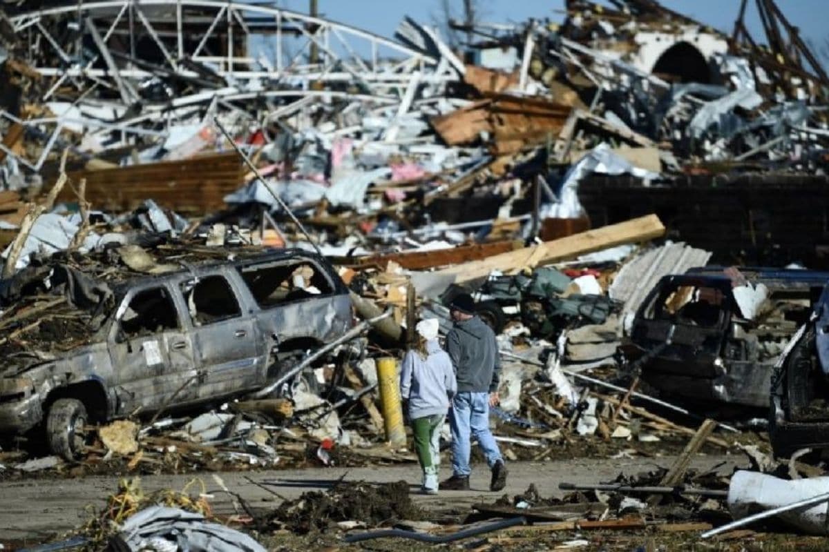 El Papa Francisco lamenta pérdidas humanas por los tornados en EU. Foto: Especial.