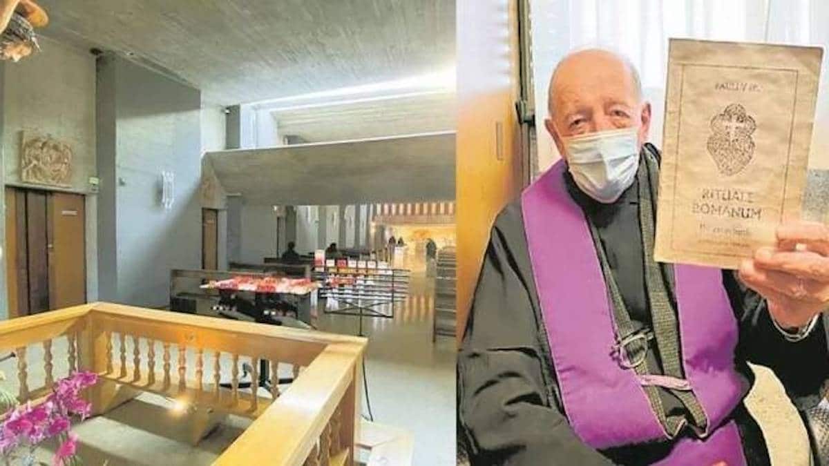 El P. Giuseppe Bernardi sostiene un antiguo ritual de exorcismos Foto: Religion en Libertad