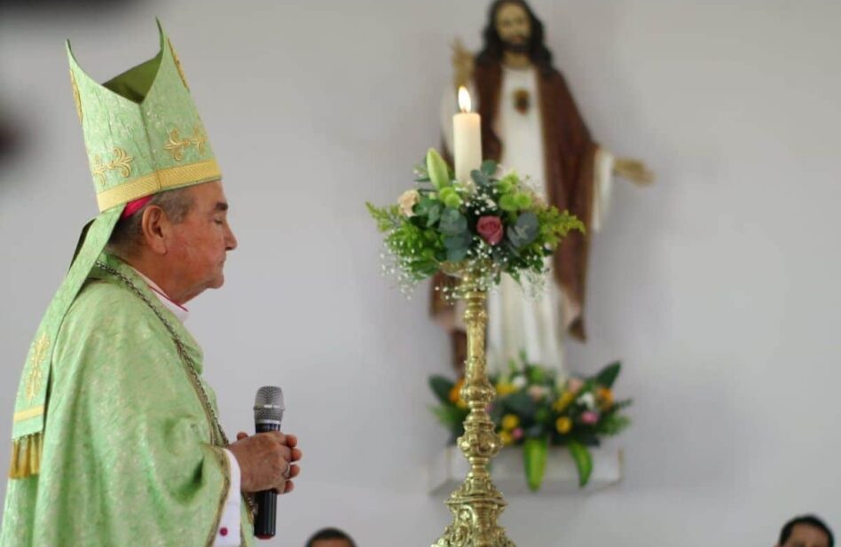 Intuban a Mons. Isidro Guerrero, obispo de Mexicali, enfermo de Covid