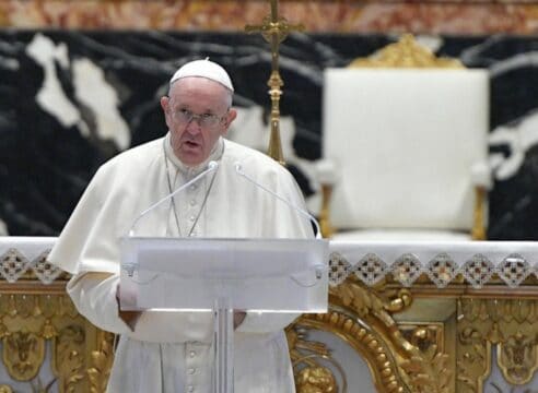 Combatir noticias falsas sobre la pandemia, pide el Papa Francisco