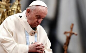 El Papa Francisco pide poner fin a la violencia en Israel y Gaza, y reza por las víctimas