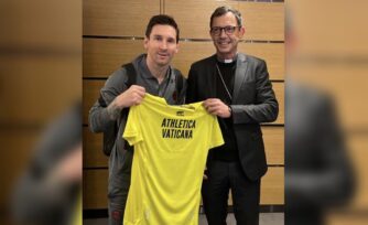 ¿Nuevo ‘fichaje’ del Vaticano? El Papa Francisco envía un regalo a Messi