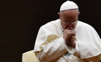 El Papa Francisco advierte de demonios disfrazados de ángeles