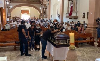 Asesinan al alcalde de Aguililla, donde el Nuncio Apostólico rezó por la paz