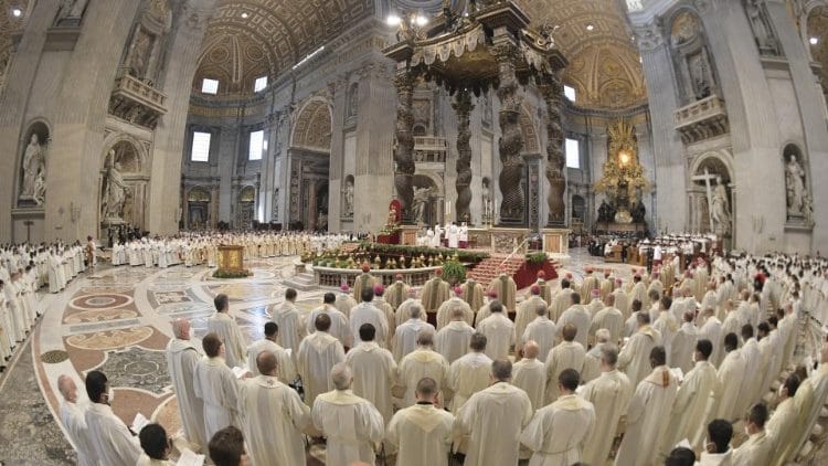 El Santo Padre alertó sobre tres clases de idolatría en las que puede incurrir un sacerdote.