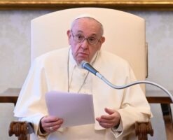“Quien minimice los abusos sexuales deshonra a la Iglesia”:  Papa Francisco