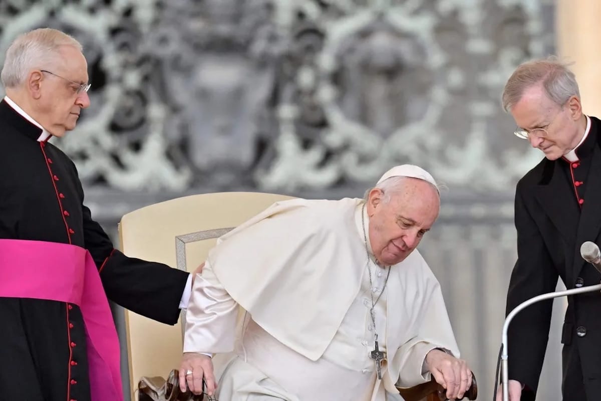 El Papa Francisco tiene complicaciones en la rodilla derecha