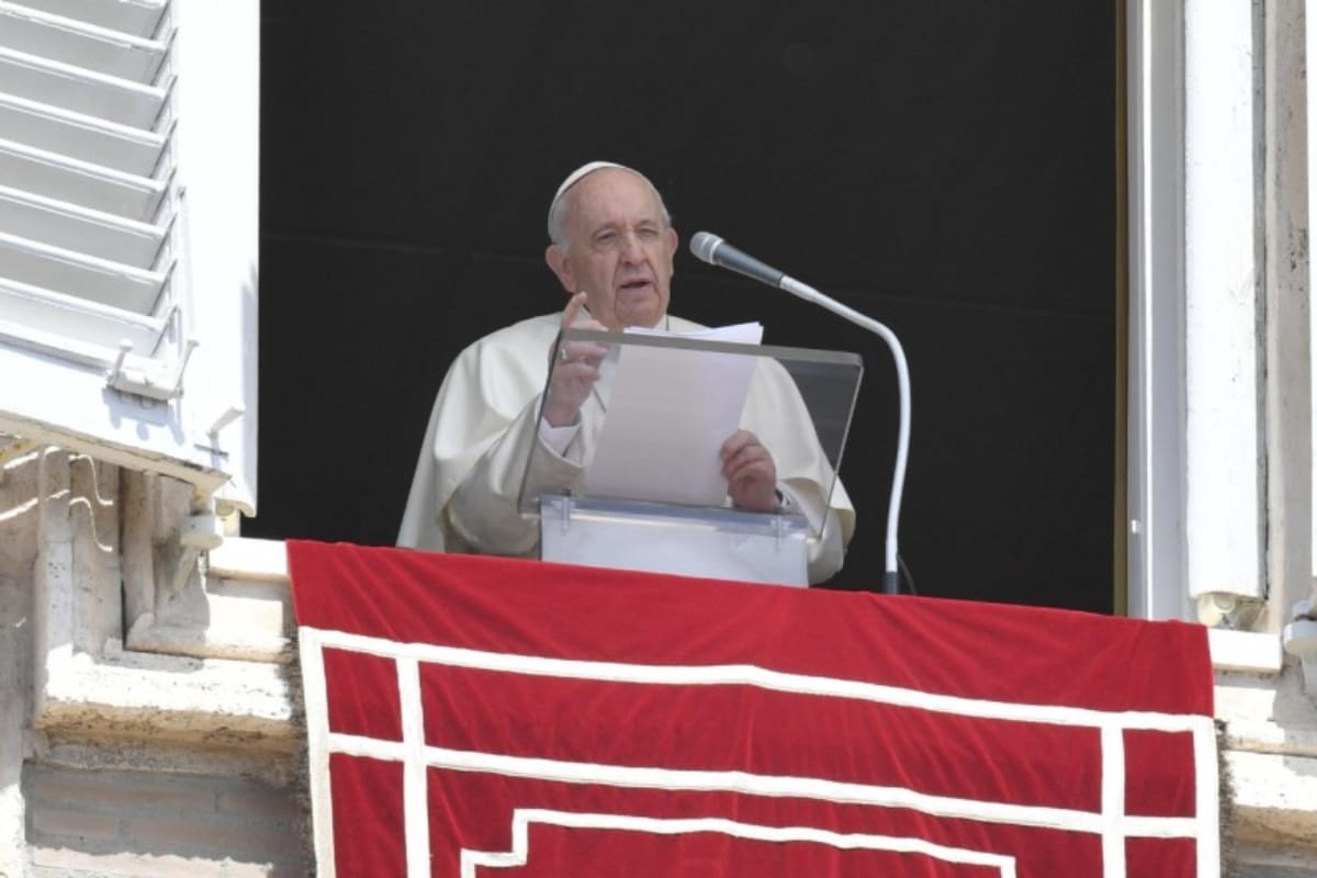 Papa Francisco: Jesús nos da dos regalos para la Pascua