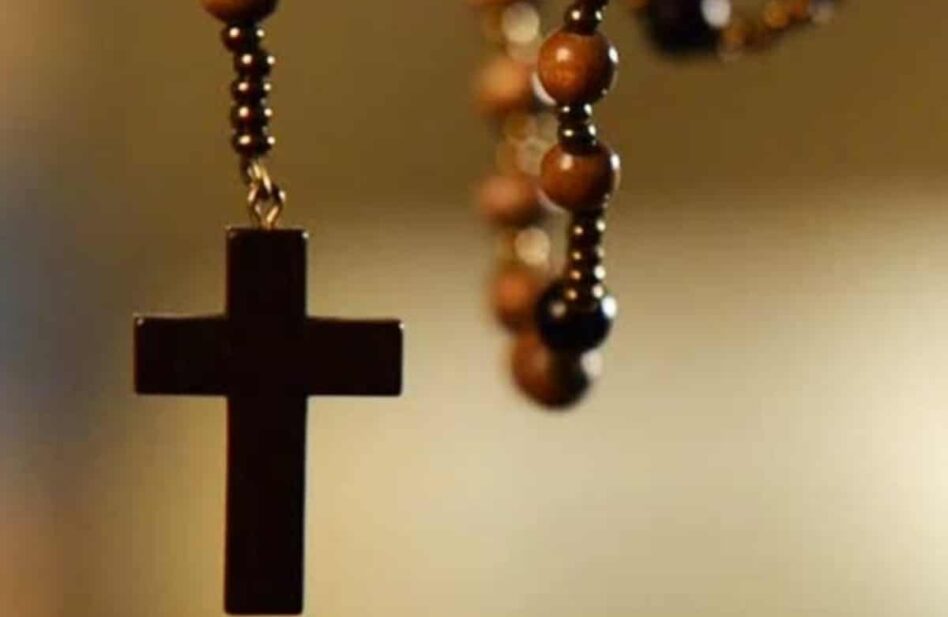 ¿Es válido rezar el Santo Rosario por partes durante el día?