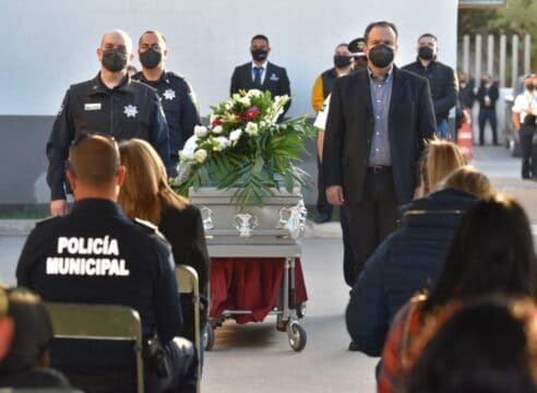¿Por qué los católicos no hacemos guardia de honor en los funerales?