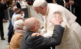 Los principales puntos del mensaje del Papa a los adultos mayores