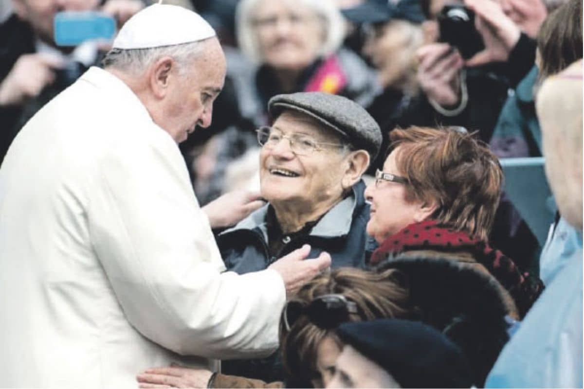 El Papa Francisco hace una exhortación a adultos mayores: emprender la revolución. Foto: Especial.
