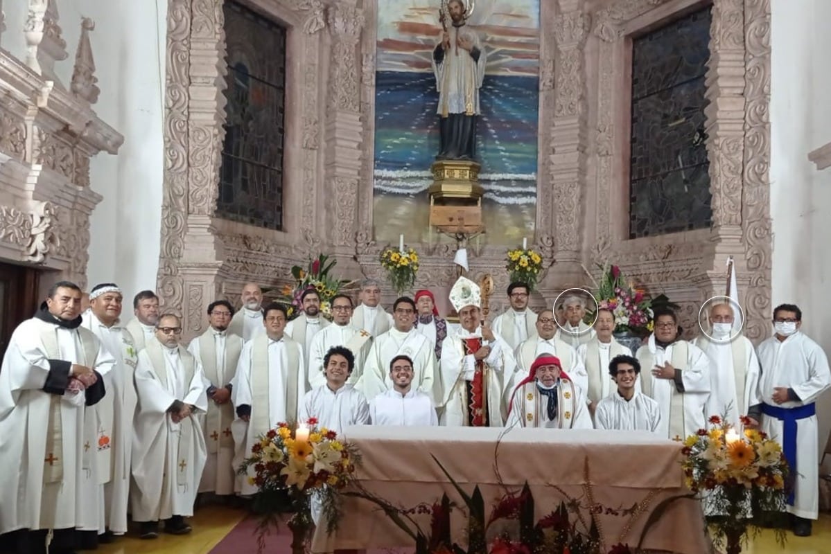 En la foto los sacerdotes Joaquín Mora y Javier Campos, quienes fueron asesinados en Chihuahua.