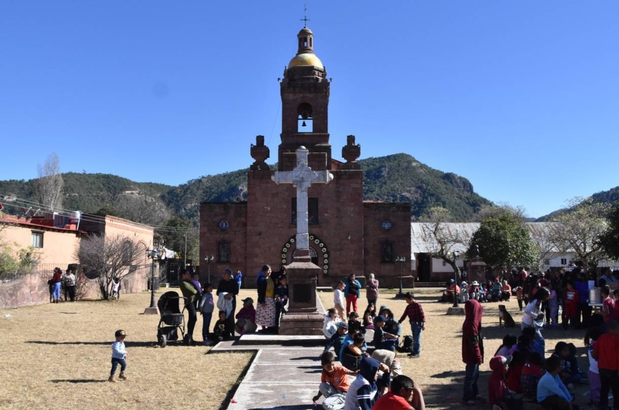La parroquia de San Francisco Javier en Cerocahui, Chihuahua, donde ocurrieron los asesinatos. Foto: Facebook Parroquia San Francisco Javier.