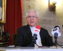 Cardenal de Guadalajara fue detenido por un retén del crimen organizado