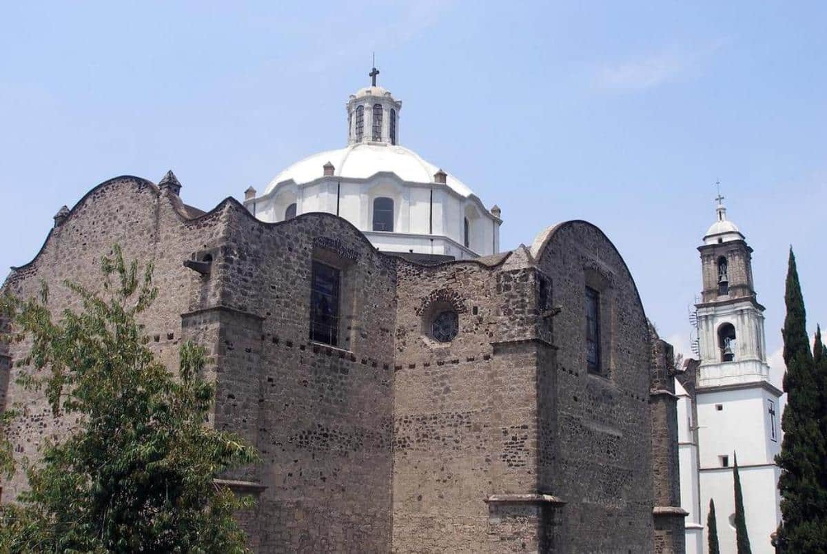 La parroquia san Gabriel Arcángel se encuentra sobre Calzada México-Tacuba, en la Ciudad de México. Foto: Arquidiócesis Primada de México.