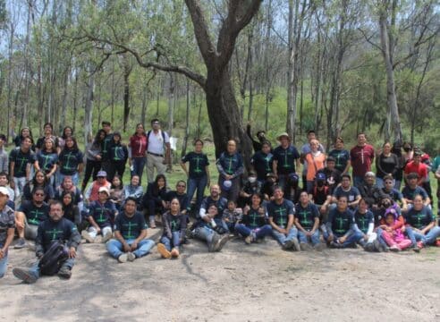 Jóvenes católicos buscan salvar área verde abandonada en la CDMX