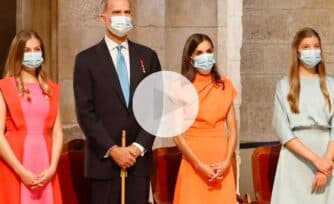 VIDEO: la reina Letizia de España evita santiguarse y se hace viral