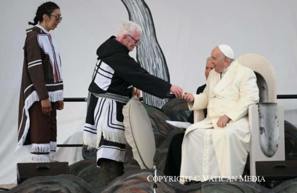 Con mensaje para jóvenes y ancianos, el Papa se despide de Canadá