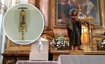 Se repite el milagro: ¡La sangre de san Pantaleón se licúa!