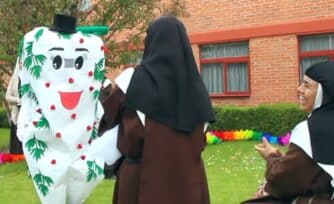 ¡Así suena el corrido del chile en nogada!, lo compusieron las carmelitas