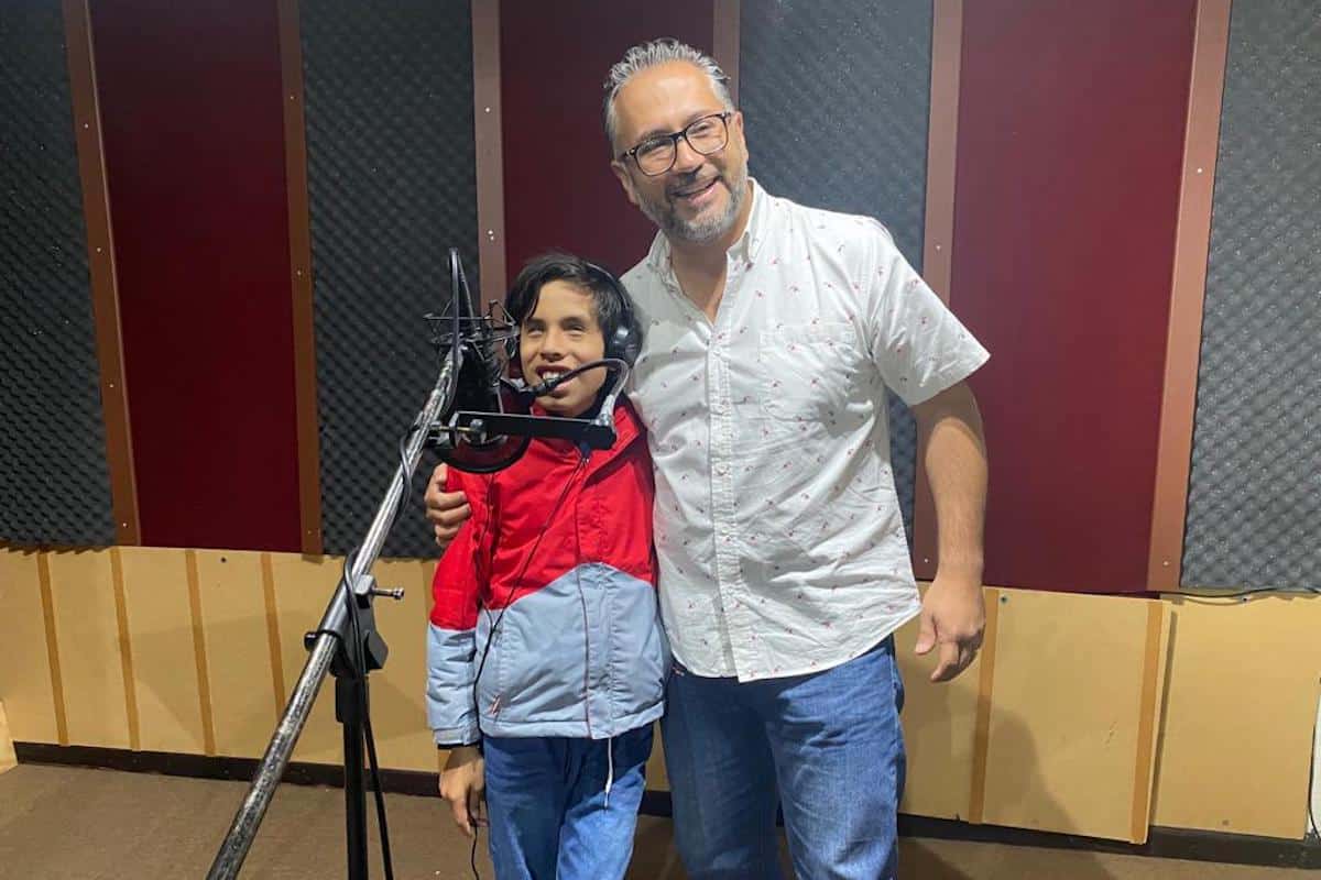 El productor Gerardo Villegas con Joel