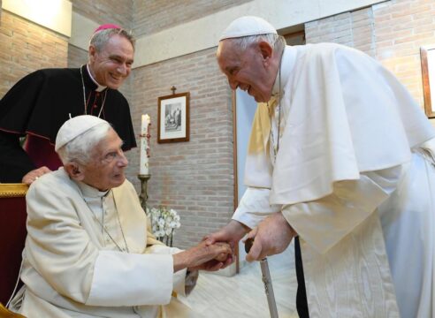 El Papa Benedicto XVI está muy enfermo, reporta el Papa Francisco