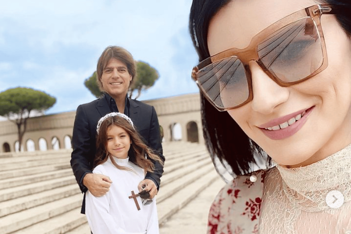Laura Pausini publicó en Instagram las fotos de la Primera Comunión de su hija /Foto: Instagram @laurapausini