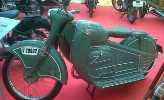 En 1954 se creó esta moto sólo para los sacerdotes. ¡Conoce la razón!