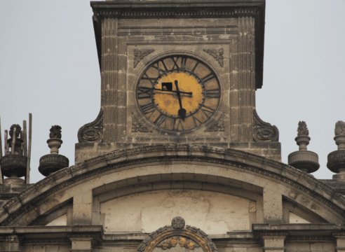 Reloj de la Catedral de México se ajustó por última vez tras 26 años