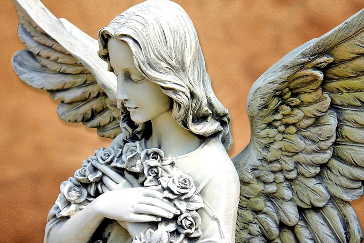 ¿Es necesario llevar los ángeles a bendecir o escuchar misa?