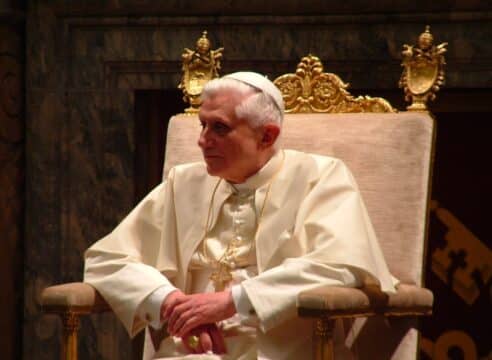 Benedicto XVI participó en Misa desde su habitación