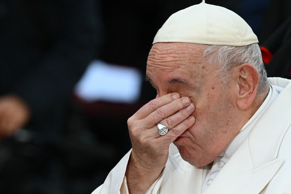 El Papa Francisco llora ante la imagen de la Inmaculada Concepción / Foto: Especial