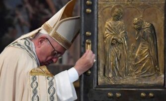 Los 3 candados del Papa Francisco para cerrarle la puerta al demonio