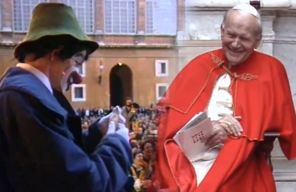 VIDEO: Estos son los chistes que hicieron reír a carcajadas a San Juan Pablo II 