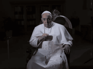 "Que me lo digan de frente": la respuesta del Papa a sus críticos