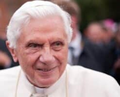 El día en que Benedicto XVI se comparó con un bufón