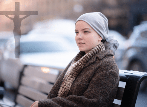 'Sé que Dios me dejó seguir para llevar un mensaje': el hermoso testimonio de una niña con cáncer