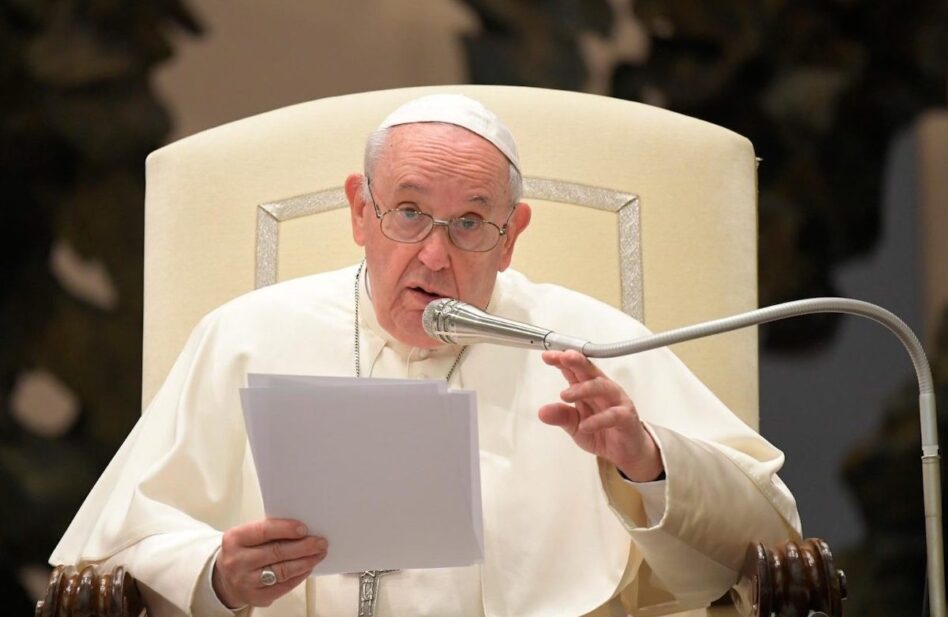 El homenaje de Francisco al Papa emérito: 'Benedicto, el gran maestro de catequesis'
