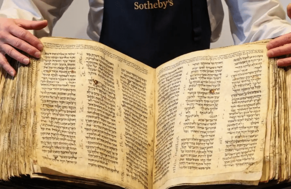 La Biblia hebraica más antigua del mundo será subastada en millones de dólares