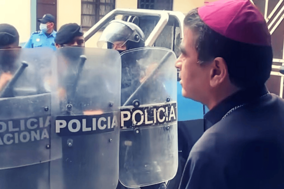 Mons Rolando Álvarez detenido en Nicaragua.