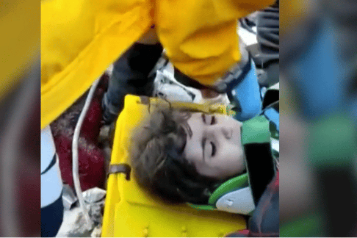 Niña rescatada en Turquía después de 178 horas