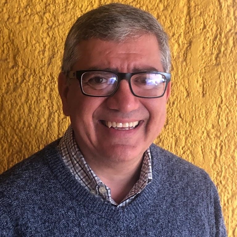 P. Sergio Guzmán, S.J., autor en Desde la Fe