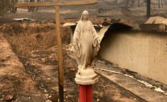 ¡Sorprendente! Las llamas no se atrevieron a tocar esta imagen de la Virgen María