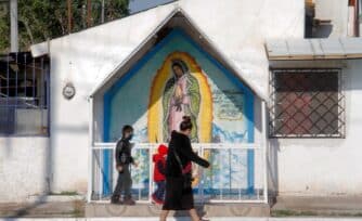 VIDEO: Virgen de Guadalupe evita que una mujer sea asaltada