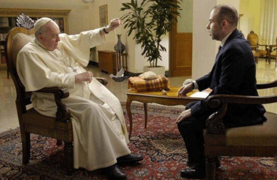 El Papa Francisco explica cómo el diablo corrompe al hombre