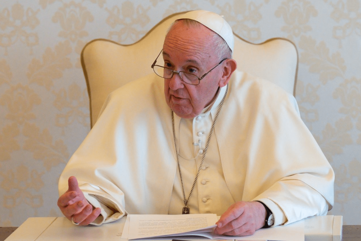 ¿Cuánto dinero gana el Papa Francisco?