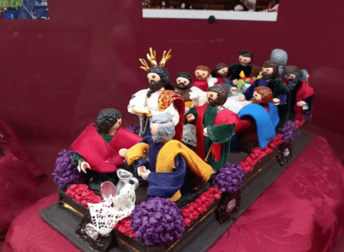 Mira las procesiones de Semana Santa recreadas con figuras de playmobil